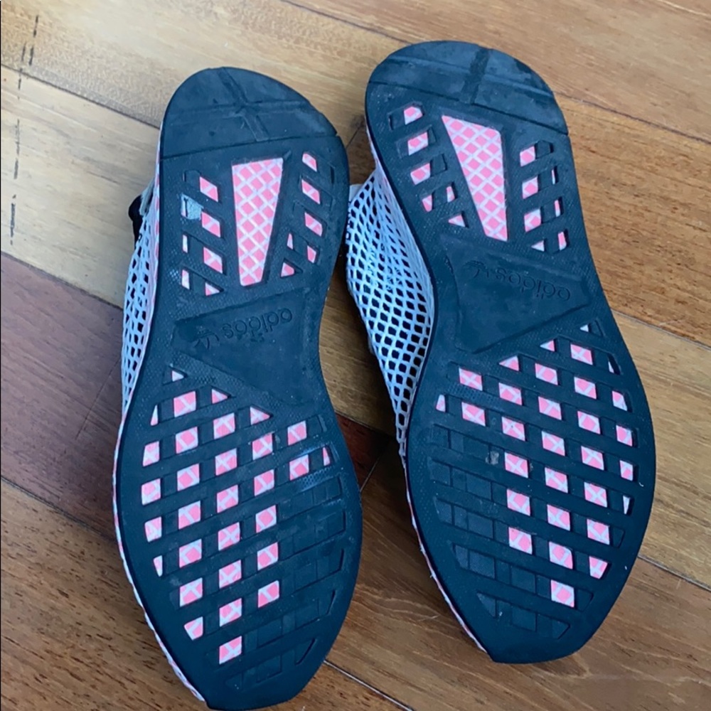 ADIDAS LADIES SHOES SIZE US8.5 - Picture 4 of 6